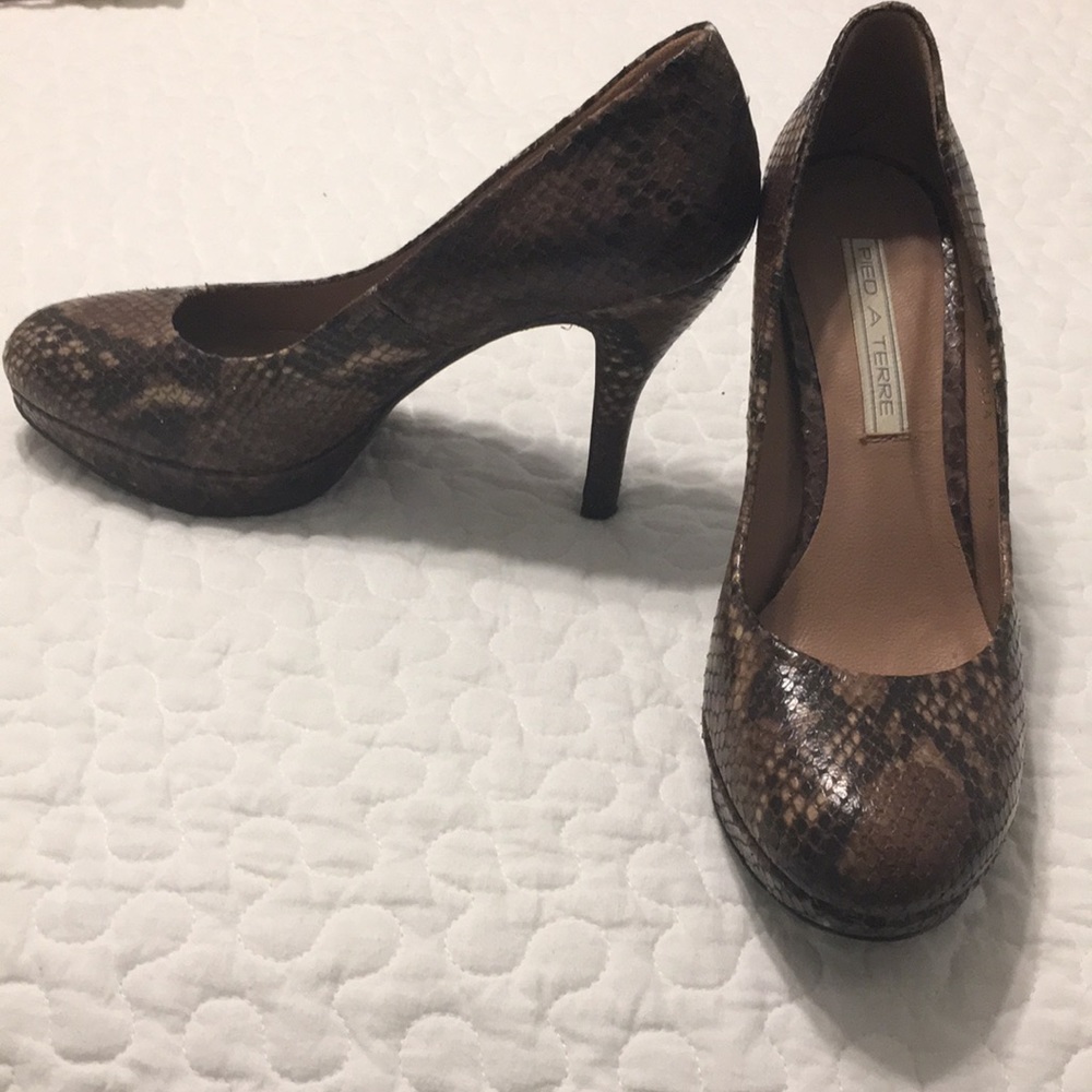 Pied A Terre platform python heels size 8/ 38